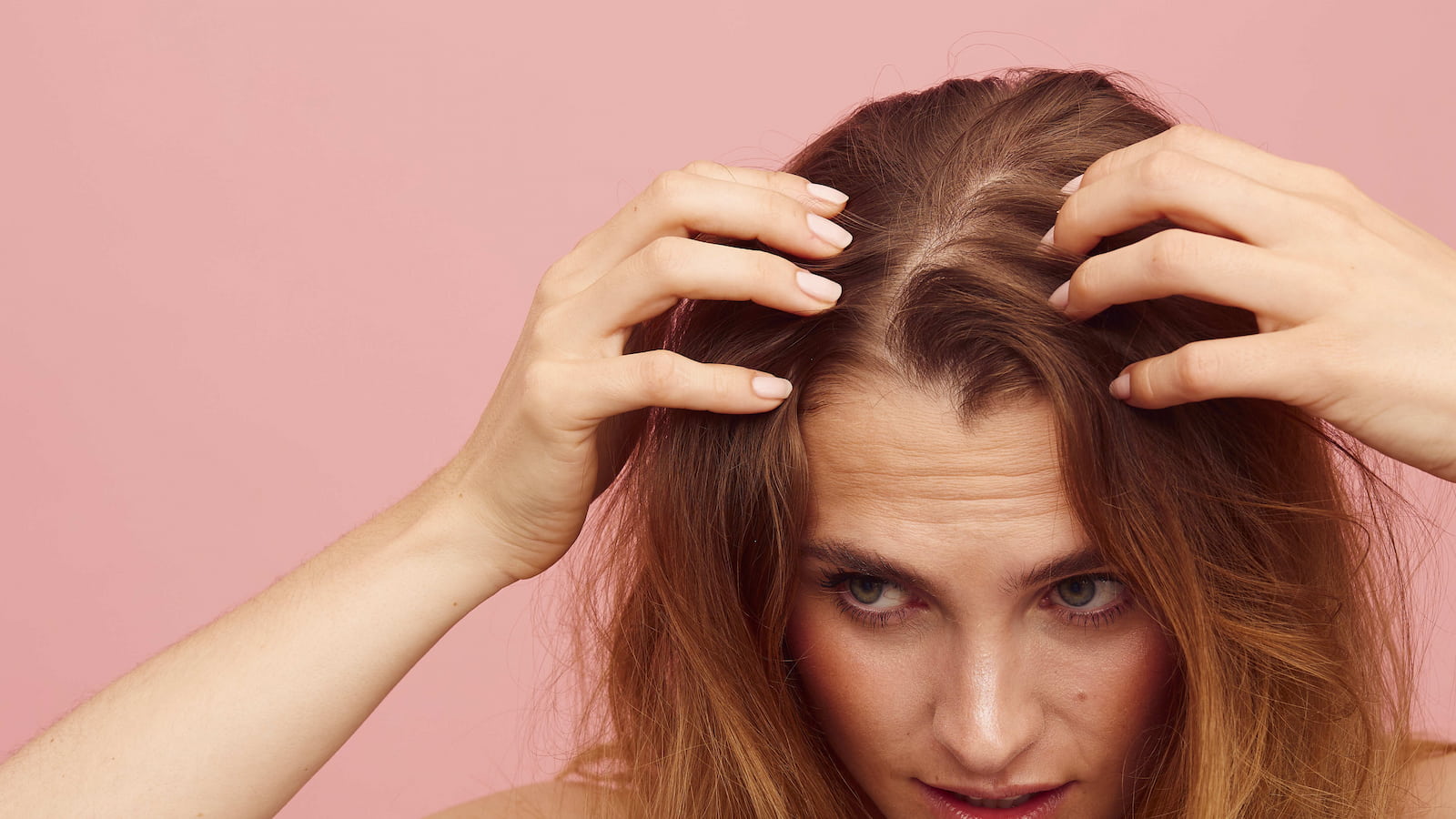 Tout Savoir sur l'Huile de Romarin pour les Cheveux : Bienfaits et Conseils  d'Utilisation - Le temple de la biotine